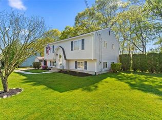 29 Medieval Way, West Warwick, RI 02893