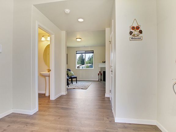3rd image of 13704 66th Ave E