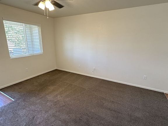 5th image of 2921-2931 N Crowe Ct