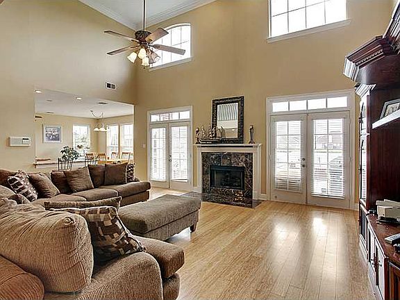5th image of 128 Oakmont Dr