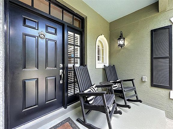 3rd image of 2433 Stoneview Rd