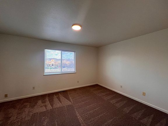 5th image of 540 Sunny Ln Unit C