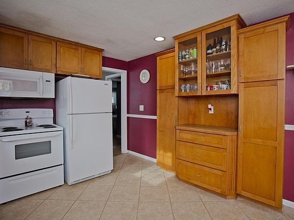 3rd image of 106 Channell Dr