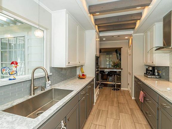 5th image of 6590 Windwood Ln