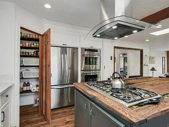 4th image of 2941 Pioneer Way