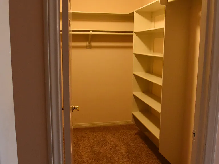 1818 Greenfield Ave #102 — Photo 6