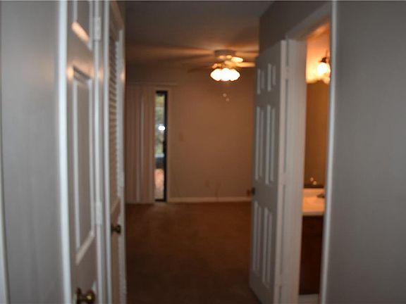 3rd image of 423 Downing St