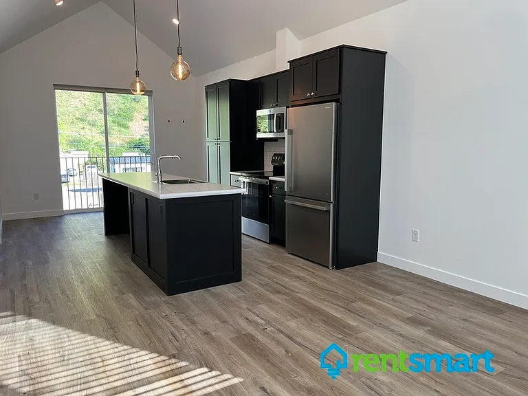 446 Michigan Ave #3 — Photo 10