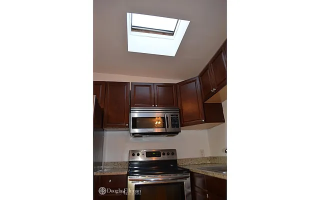 Rented by Douglas Elliman | media 27