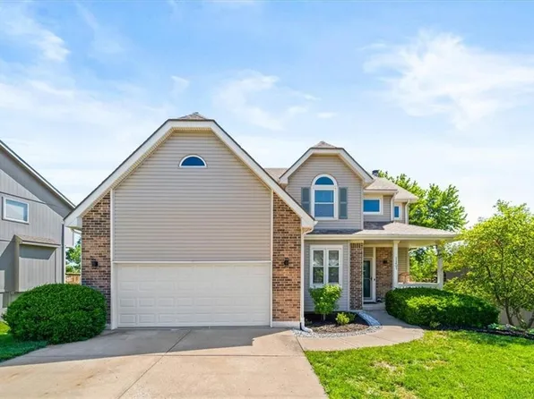 11401 N Summit St, Kansas City, MO 64155