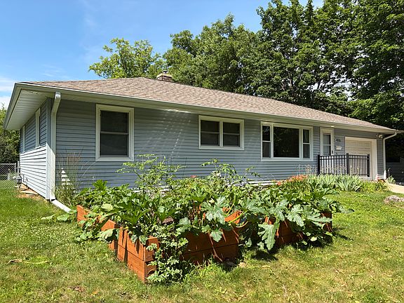 3rd image of 4906 Phillip Ln