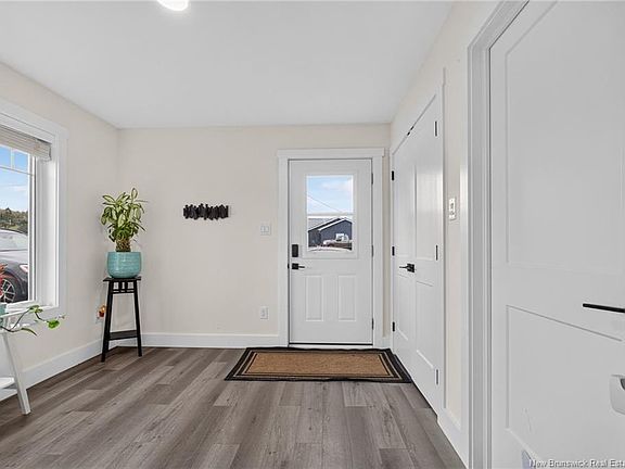 2nd image of 18 Hope Rd