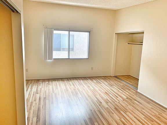 4th image of 8655 Orion Ave