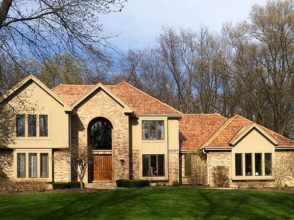 3rd image of 100 Camelot Ln