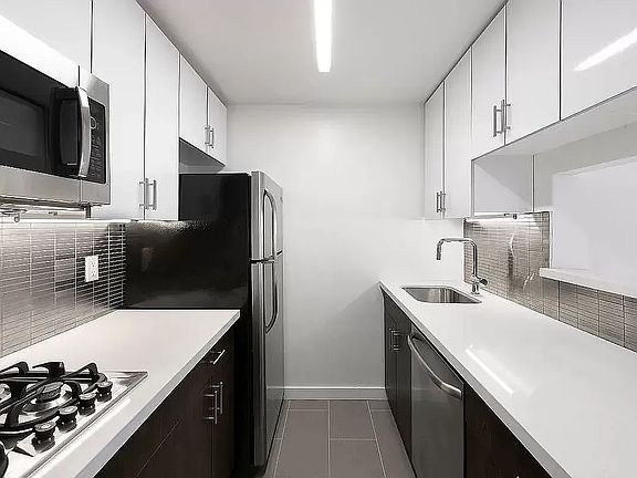 5th image of 184 Lexington Ave APT 12E