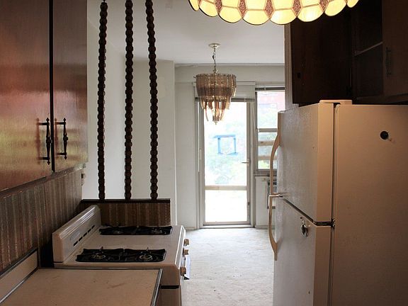 3rd image of 2915 W 5th St APT 6-H