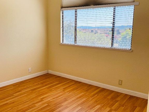 5th image of 2202 Brega Ln