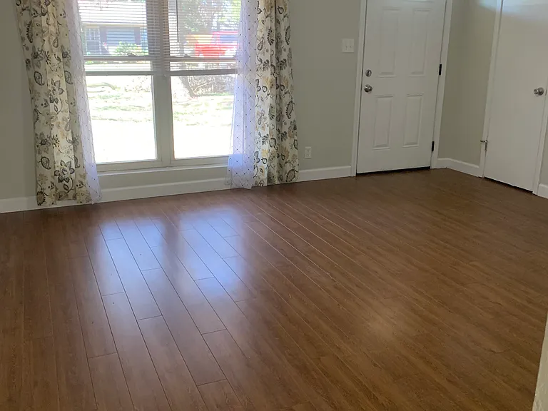 106 Oak St — Photo 8