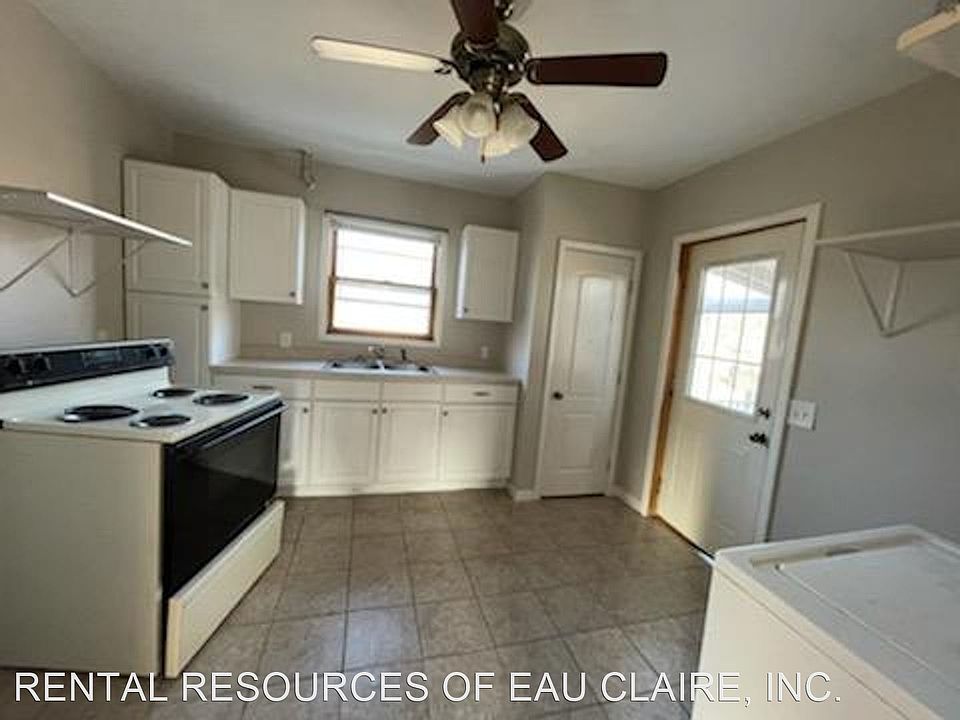 1st image of 270 1/2 W Elm St