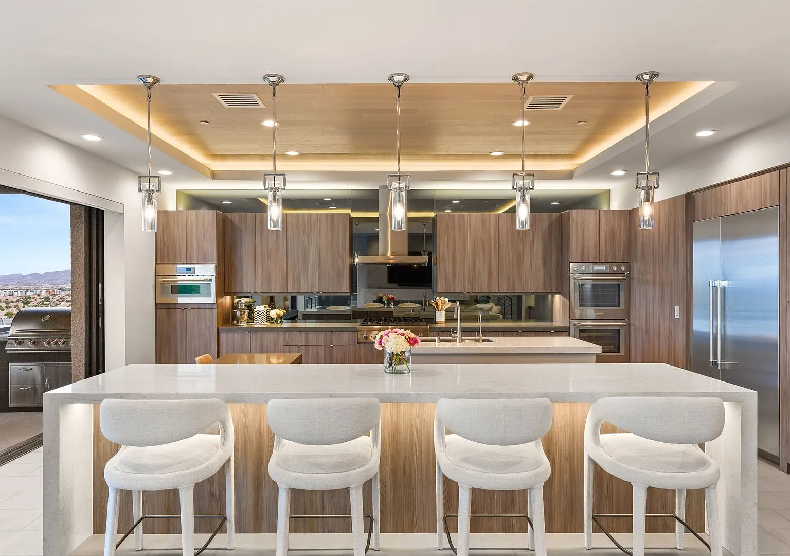 Luxury 5 Bedroom Home In The Bluffs — Photo 3