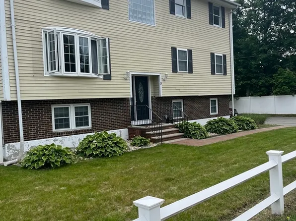 9 Parker St, Wilmington, MA 01887