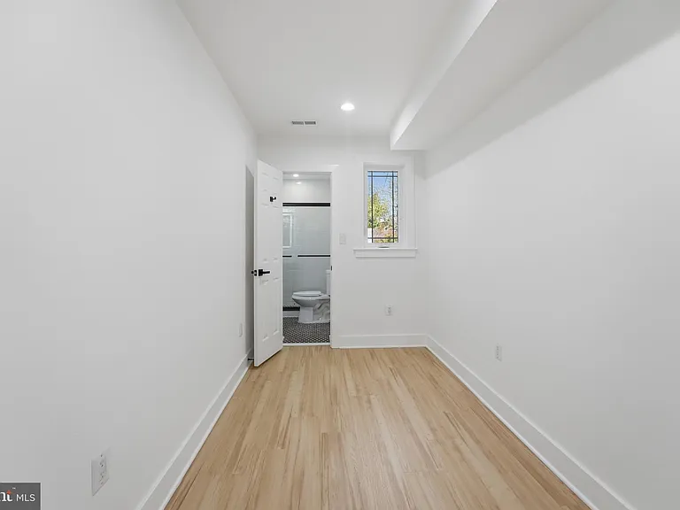 129 Hamilton St NW — Photo 32