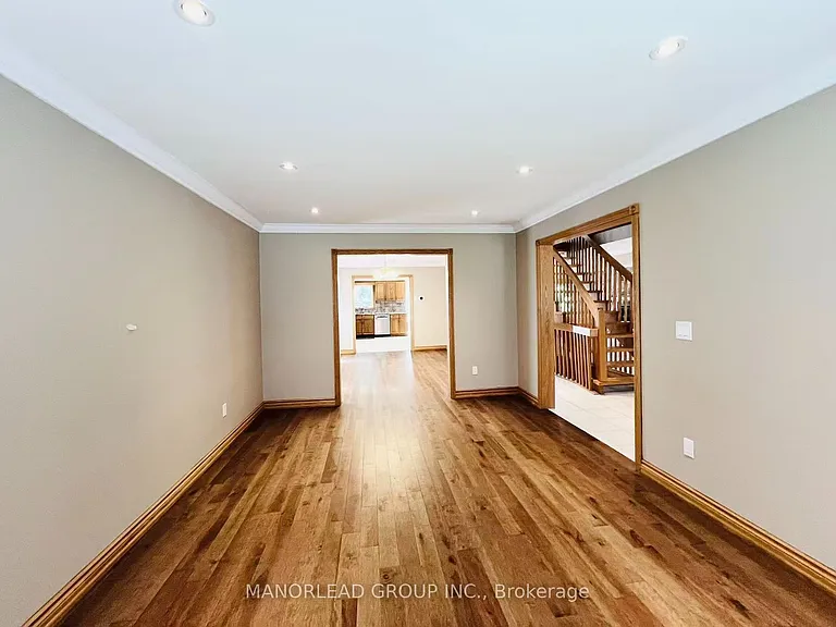 42 Metropolitan Cres — Photo 9