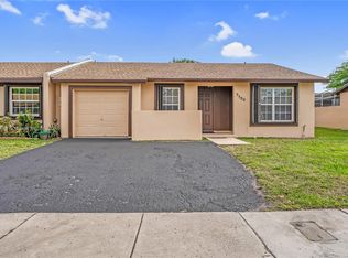 9500 W Heather Ln, Miramar, FL 33025