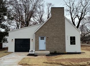 1524 W Meadowmere St, Springfield, MO 65807