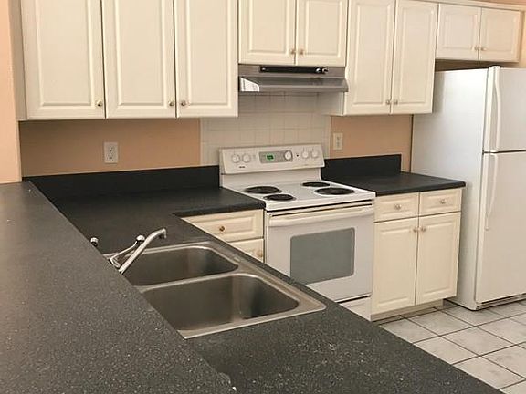 3rd image of 1 Brelyn Pl