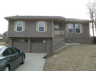 1407 Susan St, Kearney, MO 64060
