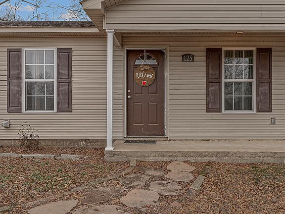 2nd image of 125 Logan St