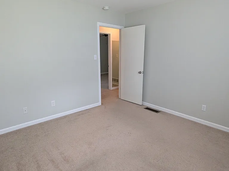 34 E Kenora Dr SW — Photo 24