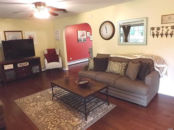 3rd image of 38 Carmen View Dr