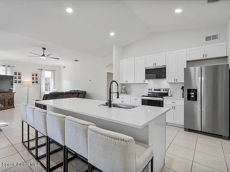 356 Olster St SW — Photo 10