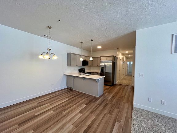 4th image of 1087 N Sawtooth Way #Gg204