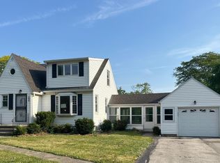 525 Stratton Rd, Fort Wayne, IN 46825