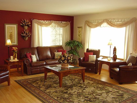 Light filled livingroom.