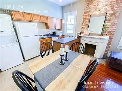 336 S Broadway Park #202 — Photo 6