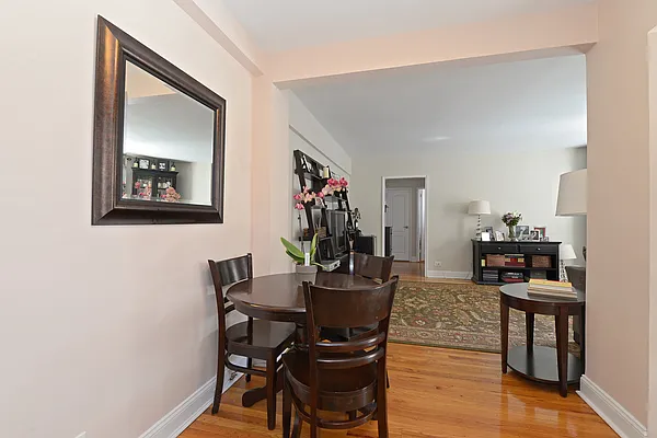 Sold by Re/Max In The City | media 27
