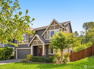 932 Clearwater Ct, Mount Vernon, WA 98273