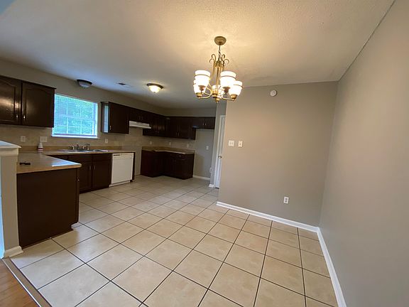 5th image of 4393 Pecan Creek Cir S