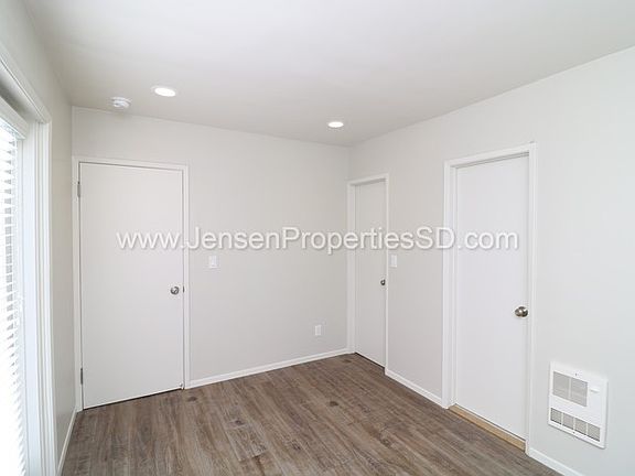 4th image of 3617 Ocean Front Walk APT D