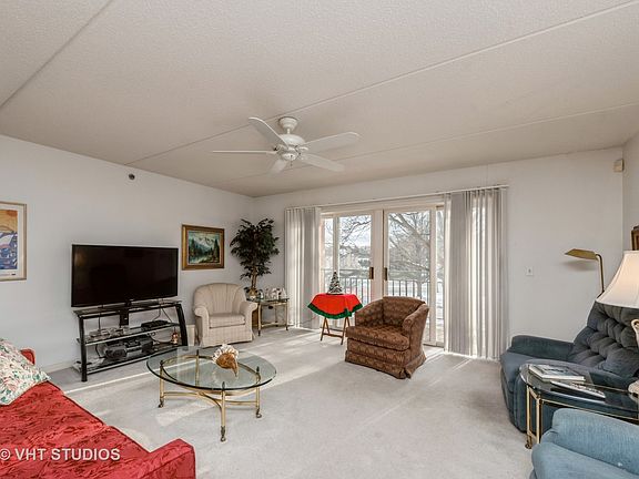 5th image of 710 Creekside Dr Unit 202
