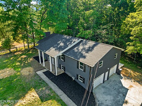 2nd image of 915 Ronald Dr
