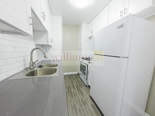 5th image of 2420 Ocean Park Blvd APT C