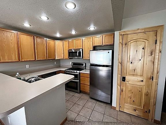 2nd image of 592 Meadow Wood Cir