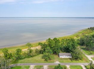 909 Wheeler, Anahuac, TX 77514