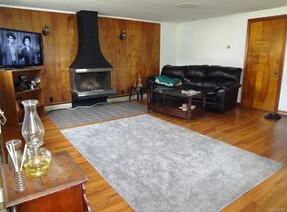 9373 Elmwood St, Angola, NY 14006