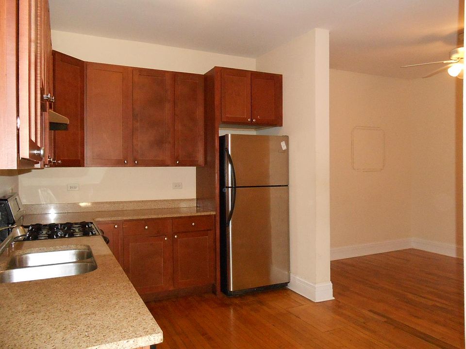 1st image of 3820 N Sheffield Ave #1W